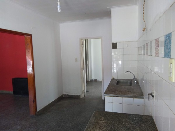 Retasada Venta Casa 2 Hab calle Viamonte con renta