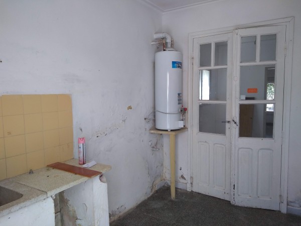 Retasada Venta Casa 2 Hab calle Viamonte con renta
