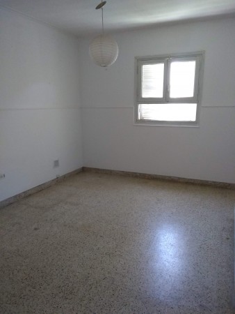 Retasada Venta Casa 2 Hab calle Viamonte con renta