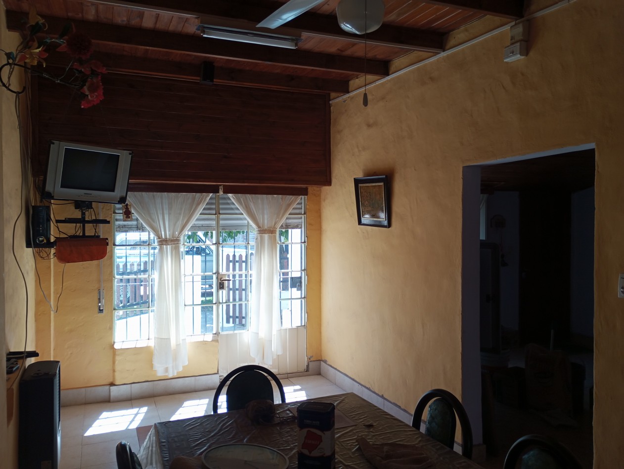 Casa 3 hab x calle Mendoza