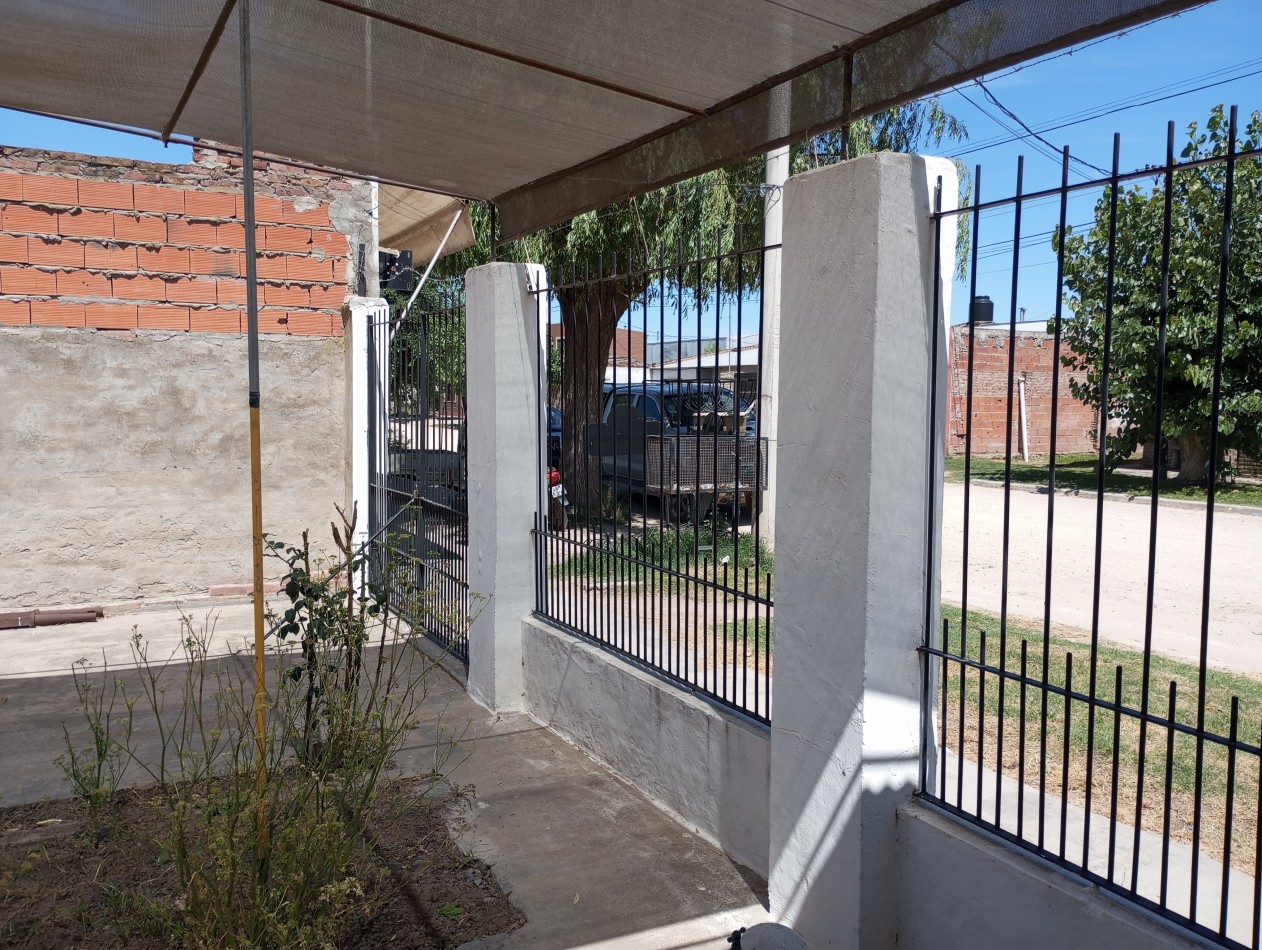 Casa 3 hab x calle Mendoza