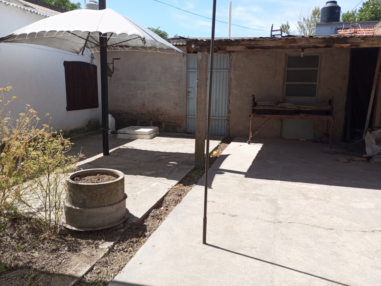 Casa 3 hab x calle Mendoza