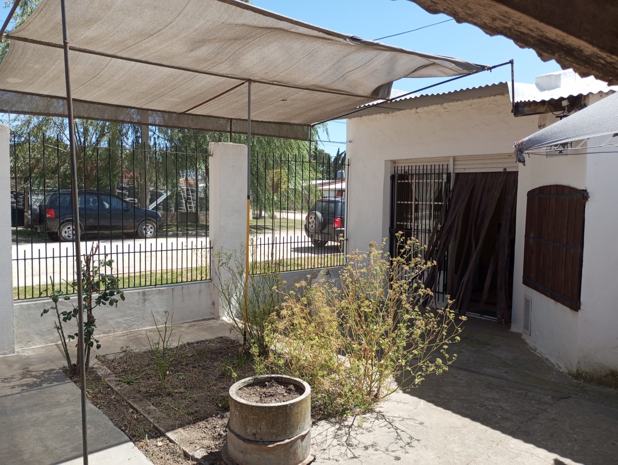 Casa 3 hab x calle Mendoza