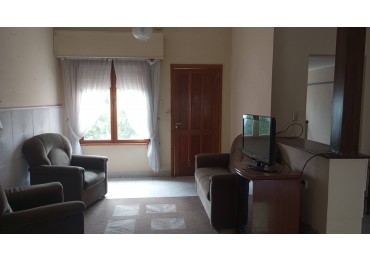 Casa 2 hab x Av Belgrano